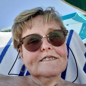 Meet your Posher, Joni l